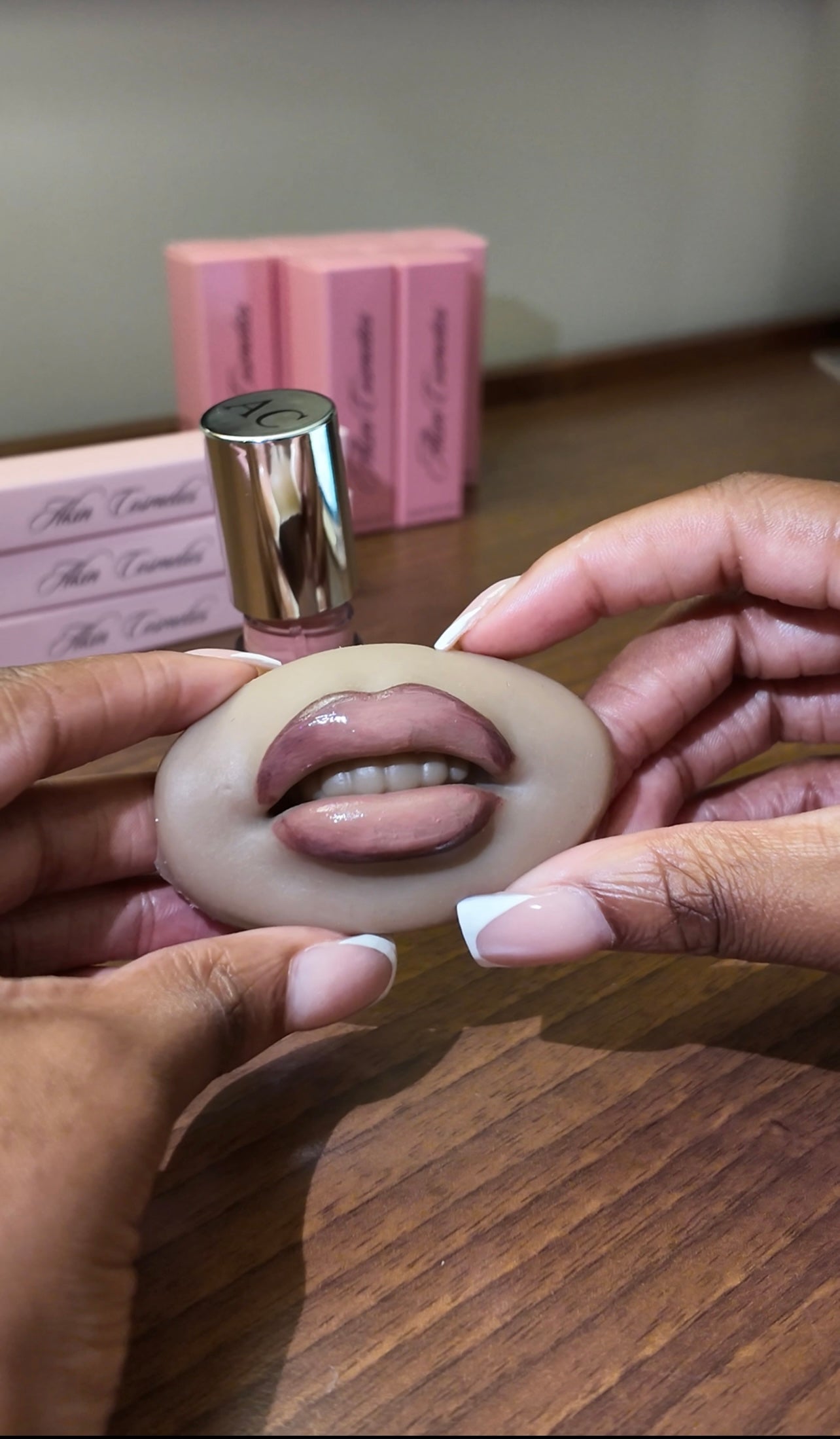 Lip Butter Gloss - Taupe